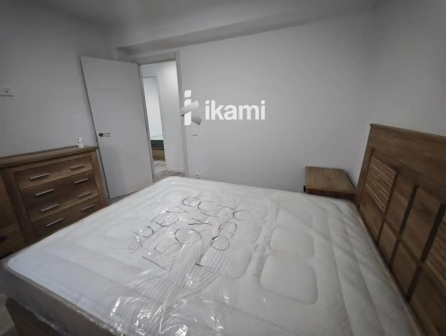 Habitación de Piso en venta en Madrid con Calefacción, Jardín privado y Amueblado