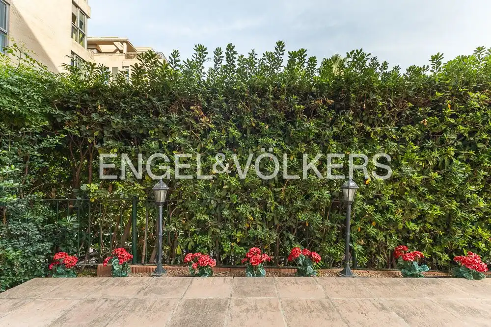 Terraza de Piso en venta en Valencia con Aire acondicionado, Calefacción y Jardín privado