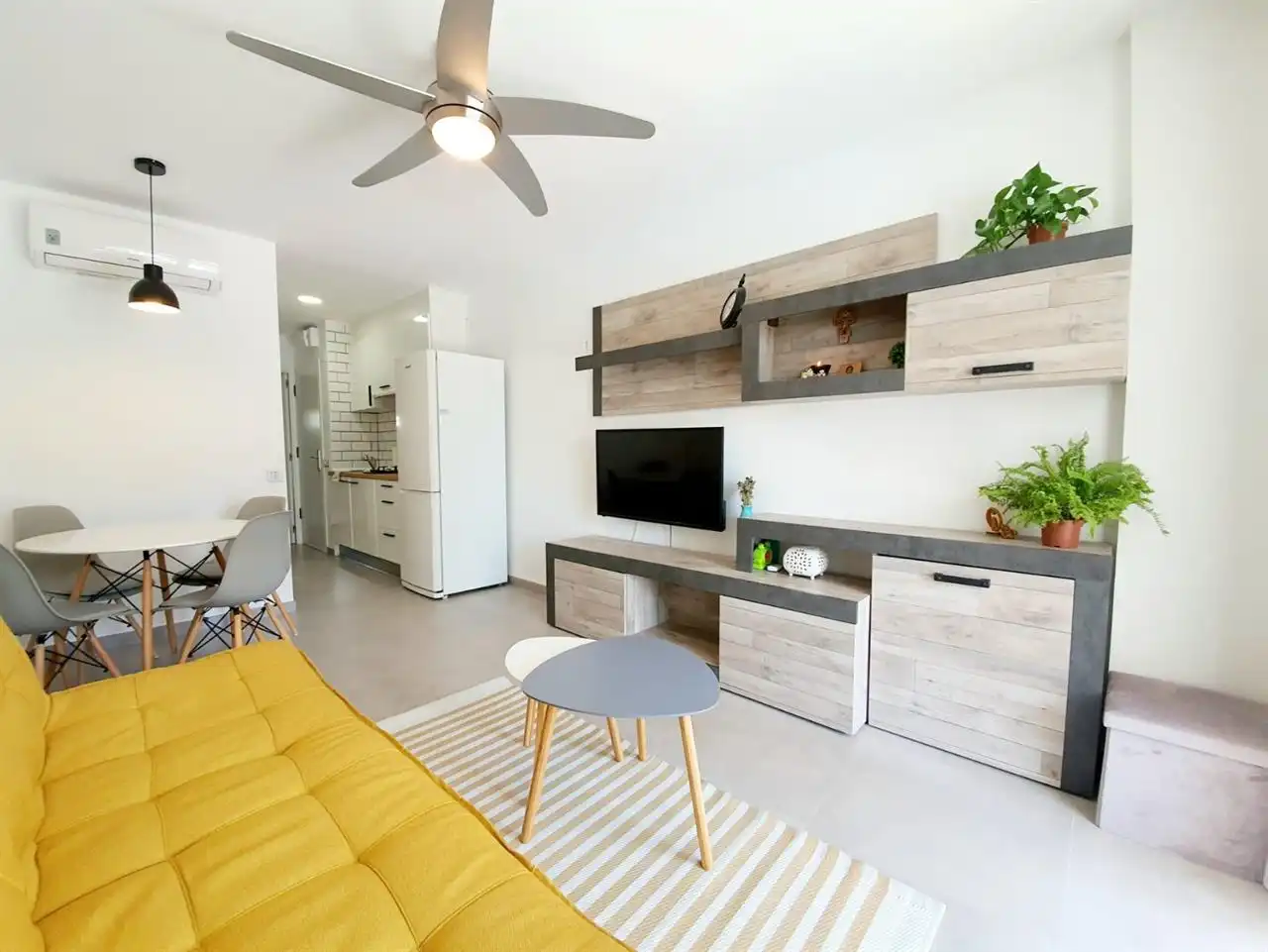 Sala de estar de Dúplex de alquiler en Villajoyosa / La Vila Joiosa con Piscina y Amueblado