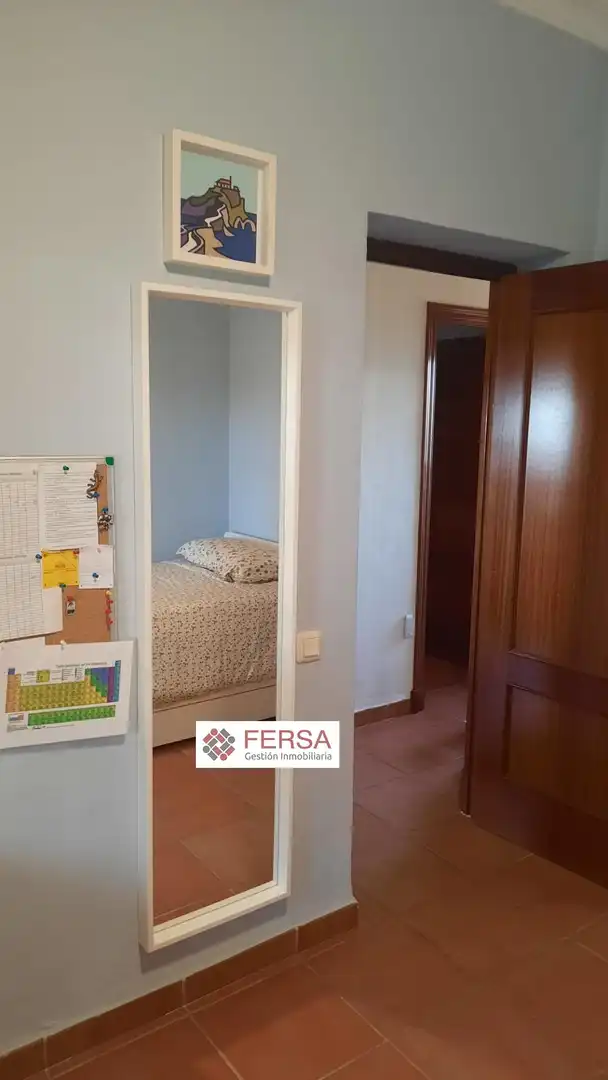 Dormitori de Casa adosada en venda en El Puerto de Santa María amb Aire condicionat, Calefacció i Jardí privat