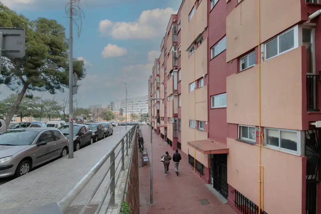 Pis en venda a Av Rasos de Peguera, Ciutat Meridiana