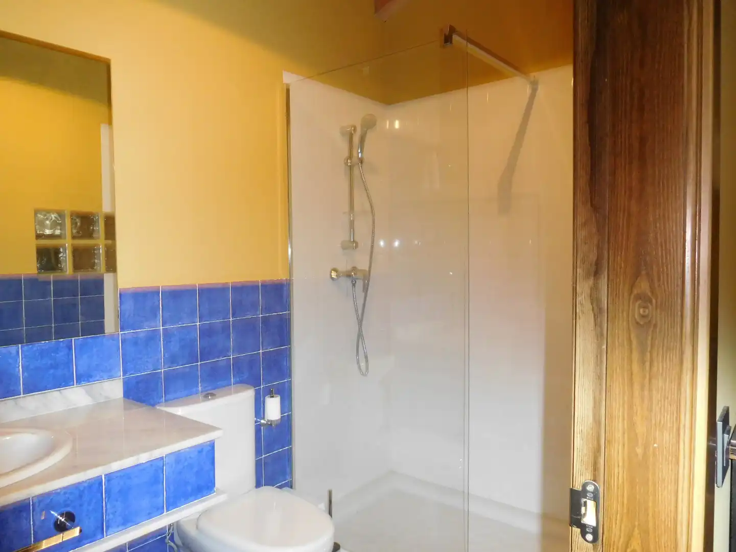Bathroom of Houses for sale in Villazopeque  with Heating, Private garden and Storage room