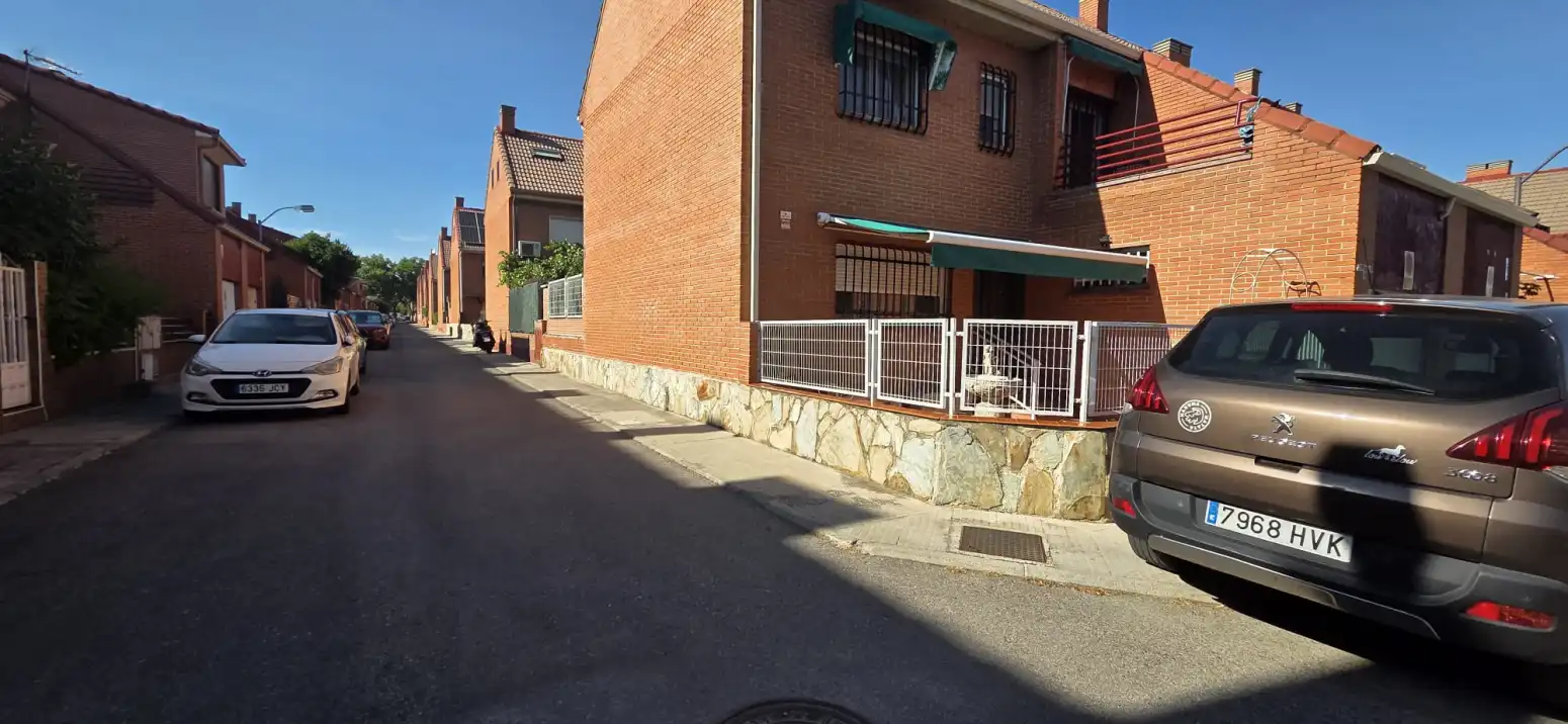 Vista exterior de Casa o chalet en venta en Getafe con Calefacción y Jardín privado
