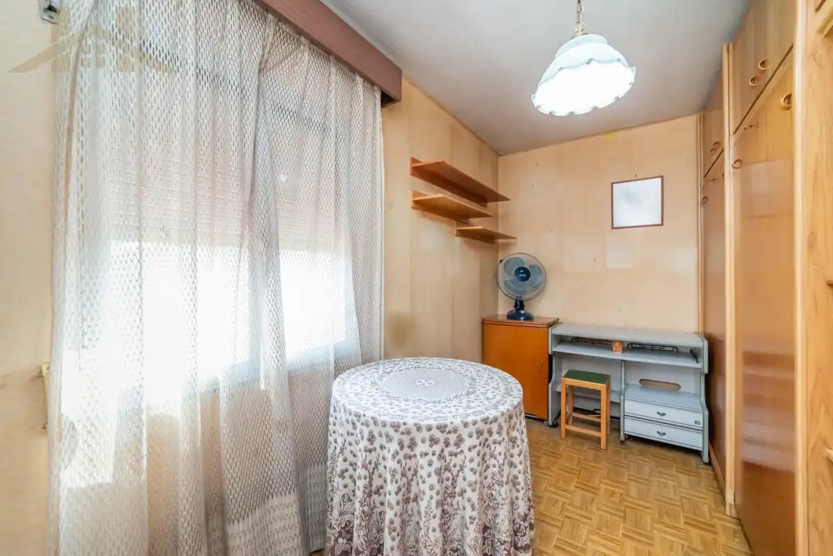 Habitación de Piso en venta en Madrid con Trastero