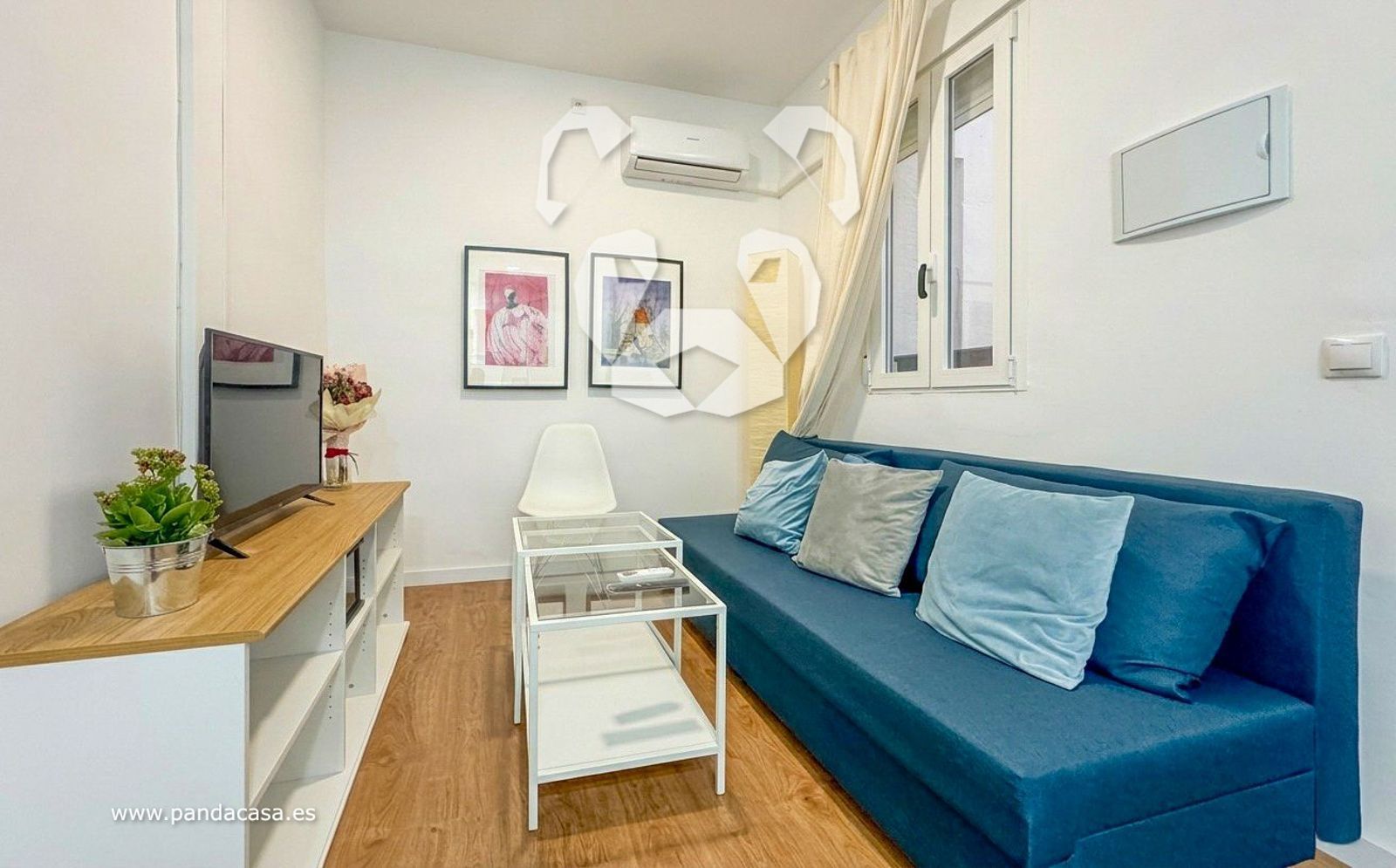 Living room of Flat for rent in  Madrid Capital  with Air Conditioner, Heating and Furnished