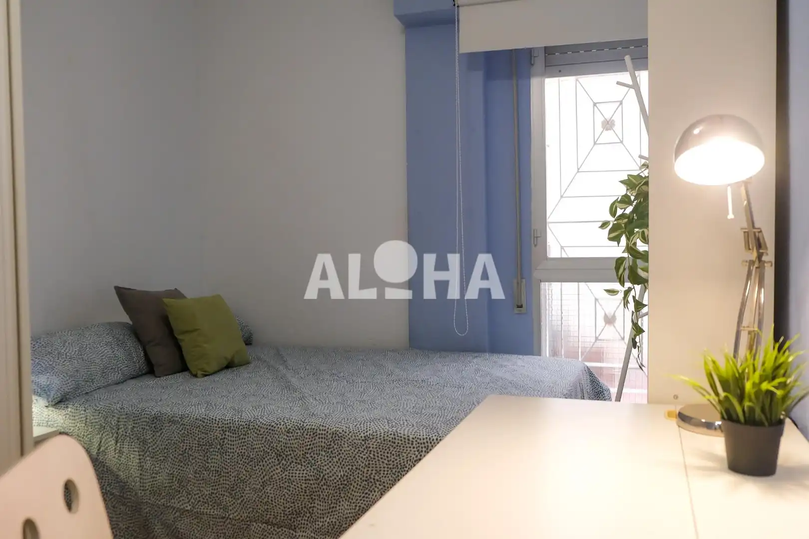 Bedroom of Flat for share in Moncada  with Air Conditioner, Furnished and Balcony