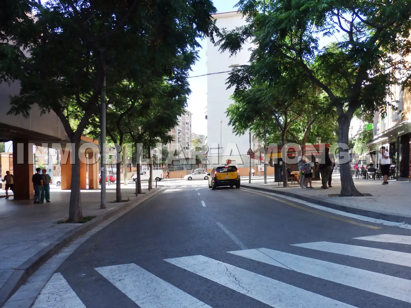 Vista exterior de Garaje en venta en Cornellà de Llobregat