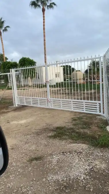 Casa o xalet en venda en Daya Vieja amb Jardí privat, Terrassa i Piscina