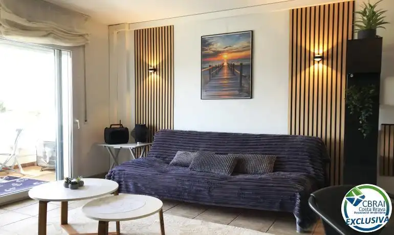 Living room of Flat for sale in Roses  with Heating, Terrace and Swimming Pool