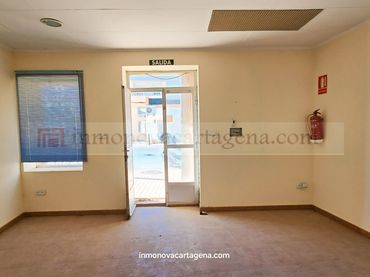 Casa con balcone in vendita a Calle Escultor Sánchez Lozano 1