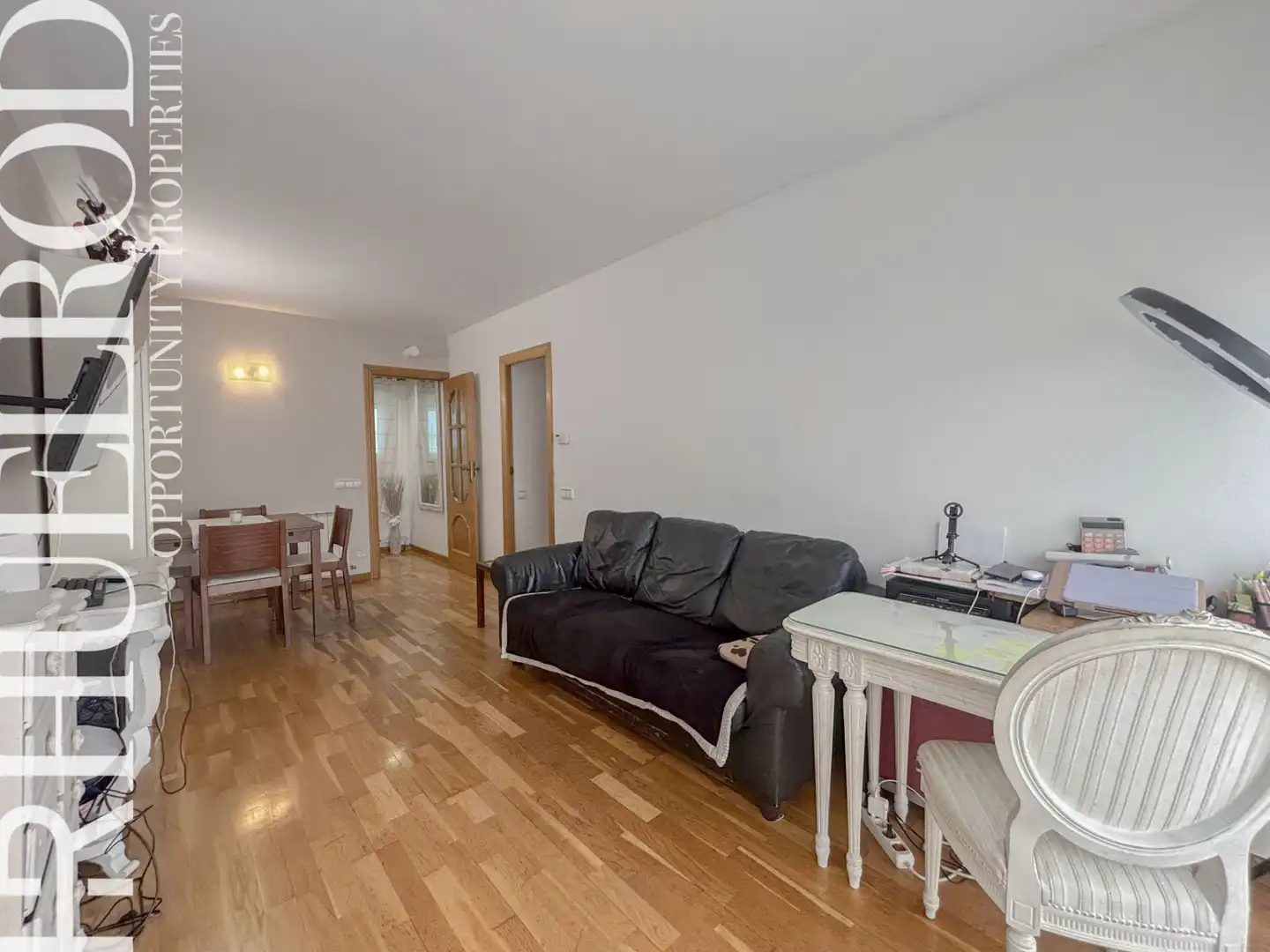 Sala de estar de Piso en venta en Santa Coloma de Gramenet con Calefacción, Parquet y Amueblado
