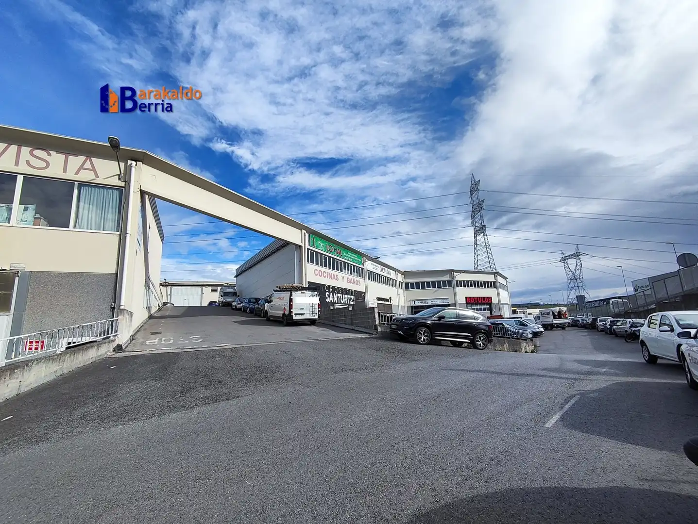 Vista exterior de Nave industrial en venta en Santurtzi  con Alarma
