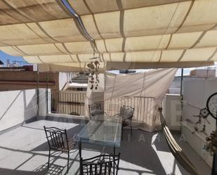 Attic to rent in Triana Casco Antiguo