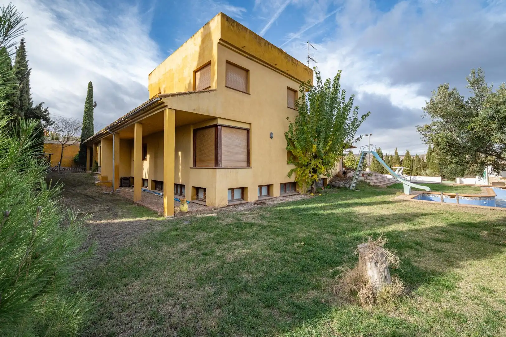 Außenansicht von Haus oder Chalet zum Verkauf in Alhendín mit Heizung, Privatgarten und Terrasse