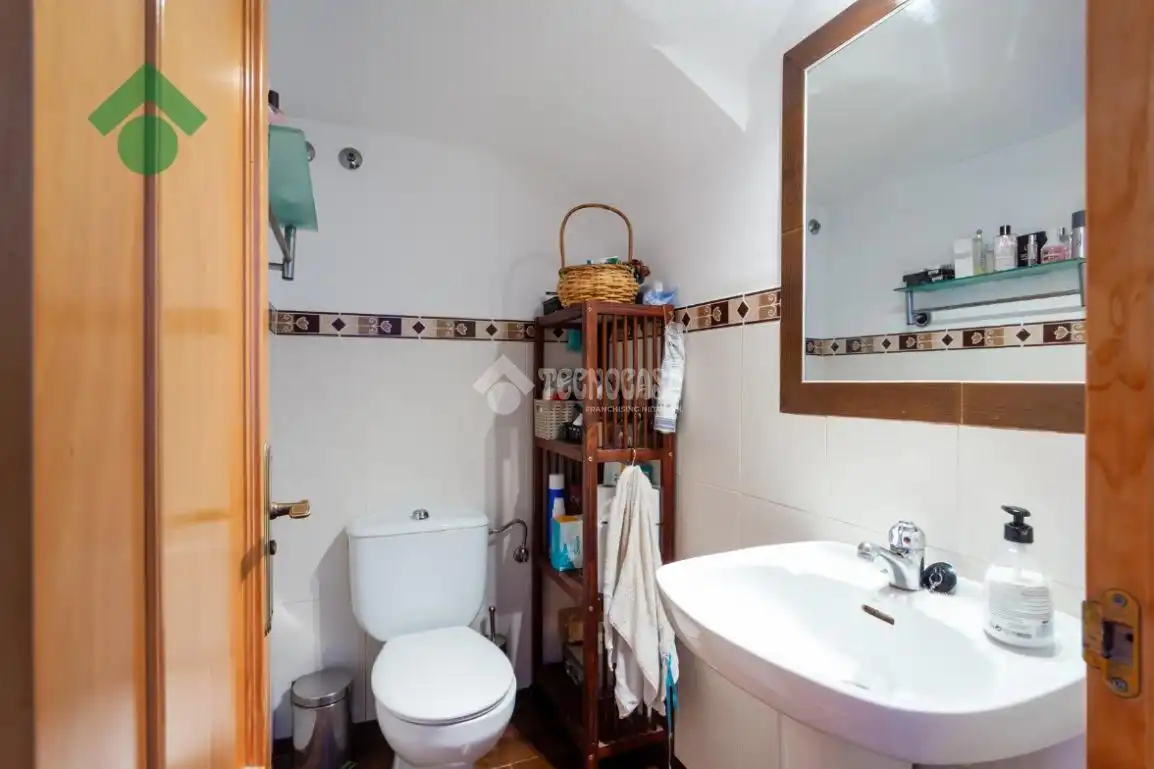Baño de Casa adosada en venta en Nerja con Aire acondicionado y Balcón