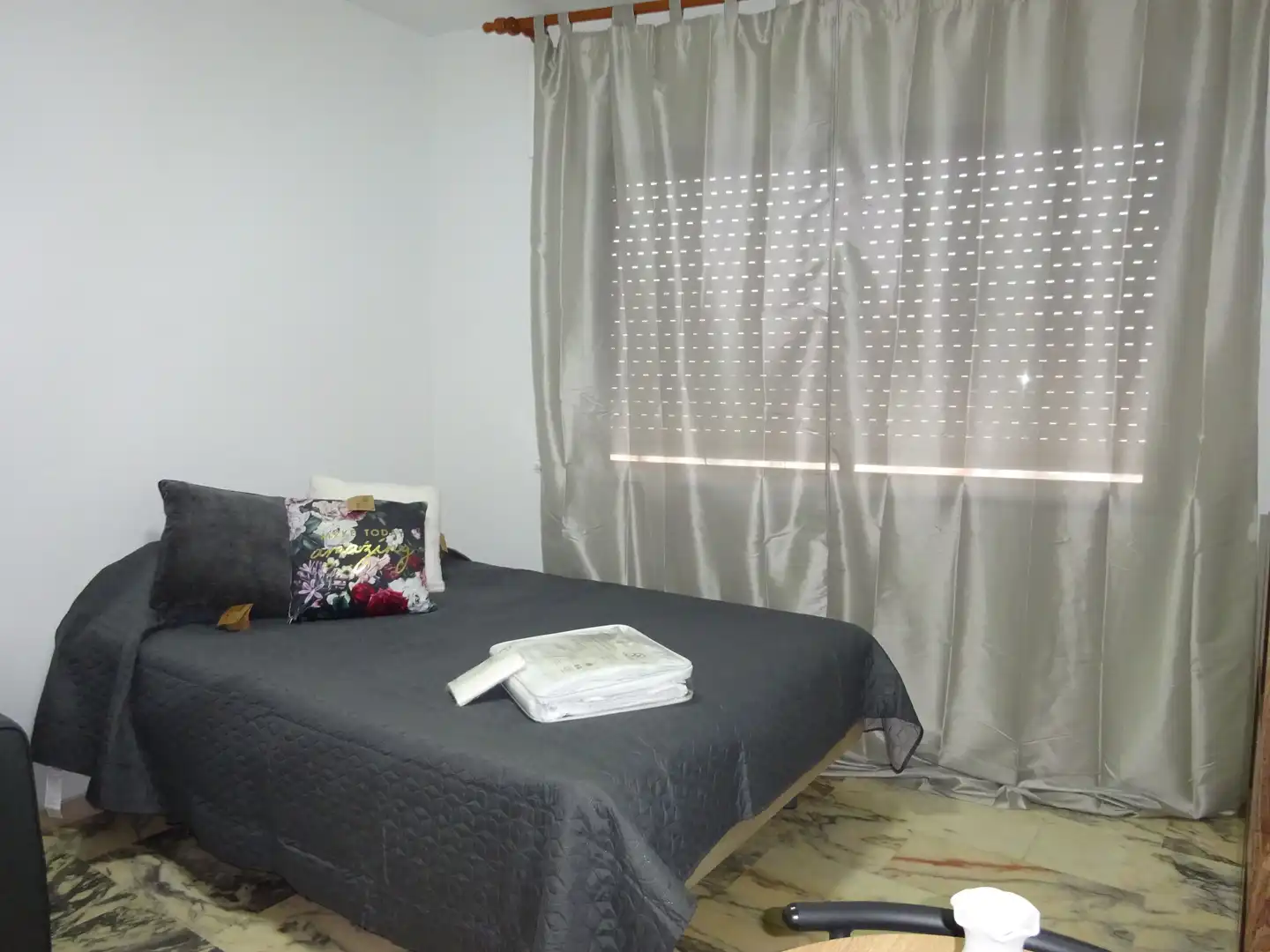 Bedroom of Study for rent in Sevilla  with Air Conditioner, Heating and Washing machine