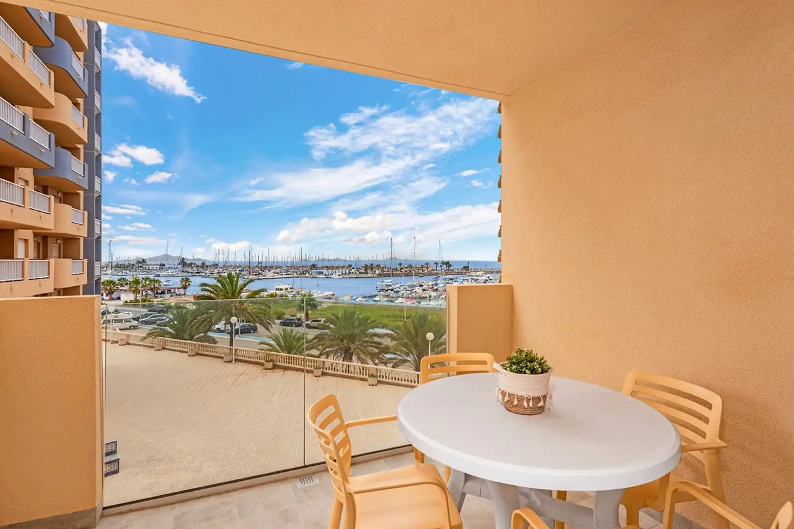 Terraza de Piso en venta en La Manga del Mar Menor con Aire acondicionado, Calefacción y Jardín privado