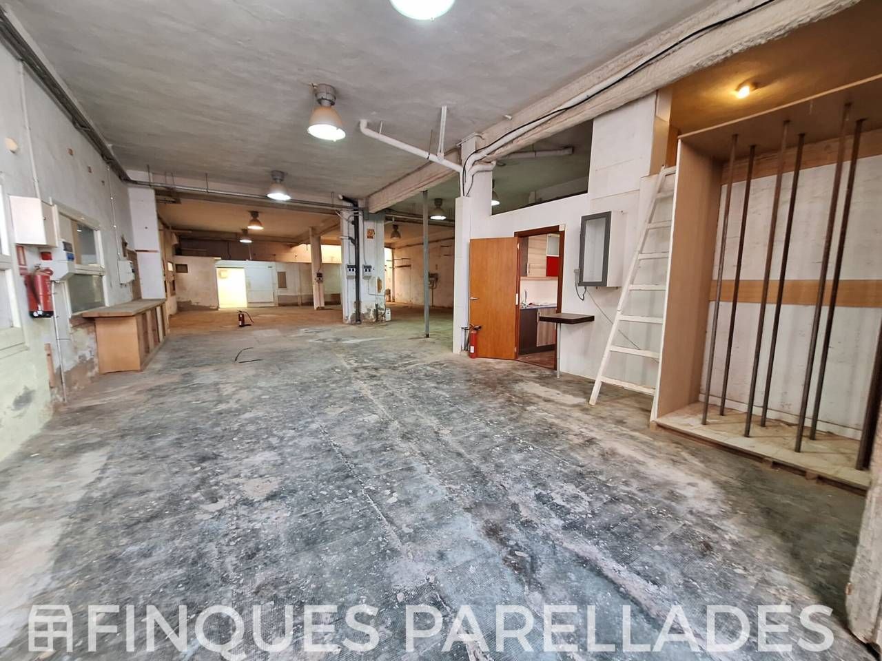 Premises to rent in Vallpineda - Santa Bàrbara
