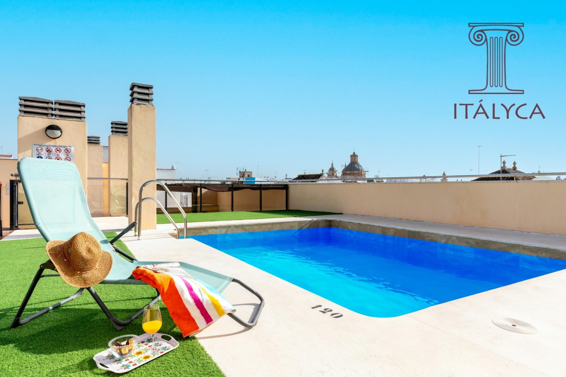 Piscina de Pis de lloguer en  Sevilla Capital amb Aire condicionat i Piscina comunitària