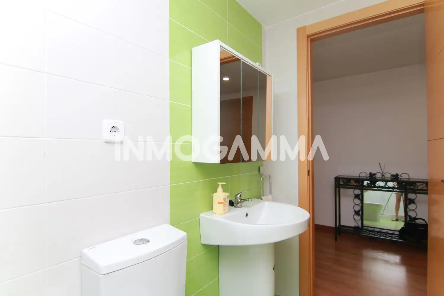 Bathroom of Flat for sale in Favara  with Air Conditioner, Storage room and Balcony