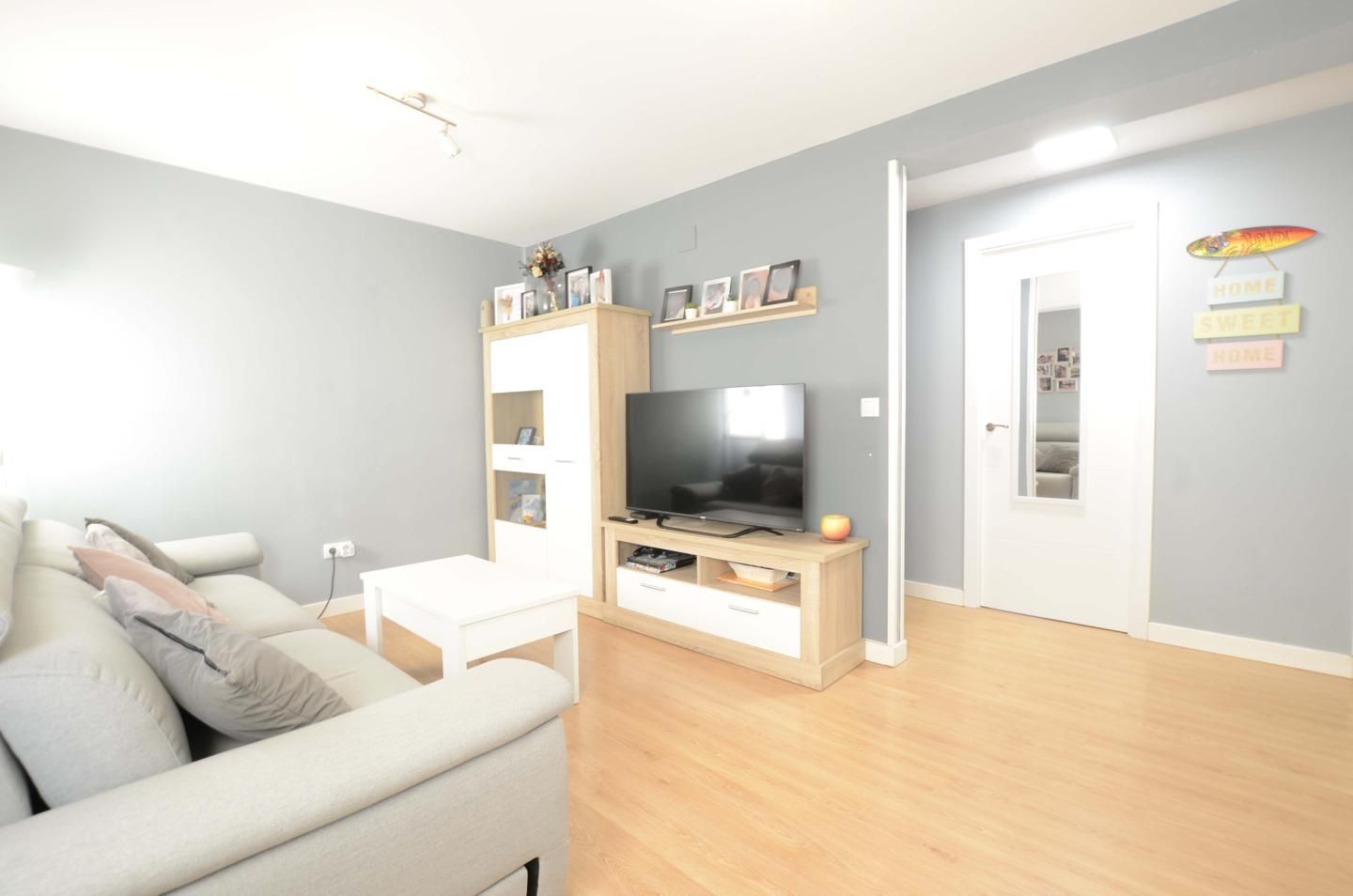 Living room of Flat for sale in  Madrid Capital  with Air Conditioner and Heating