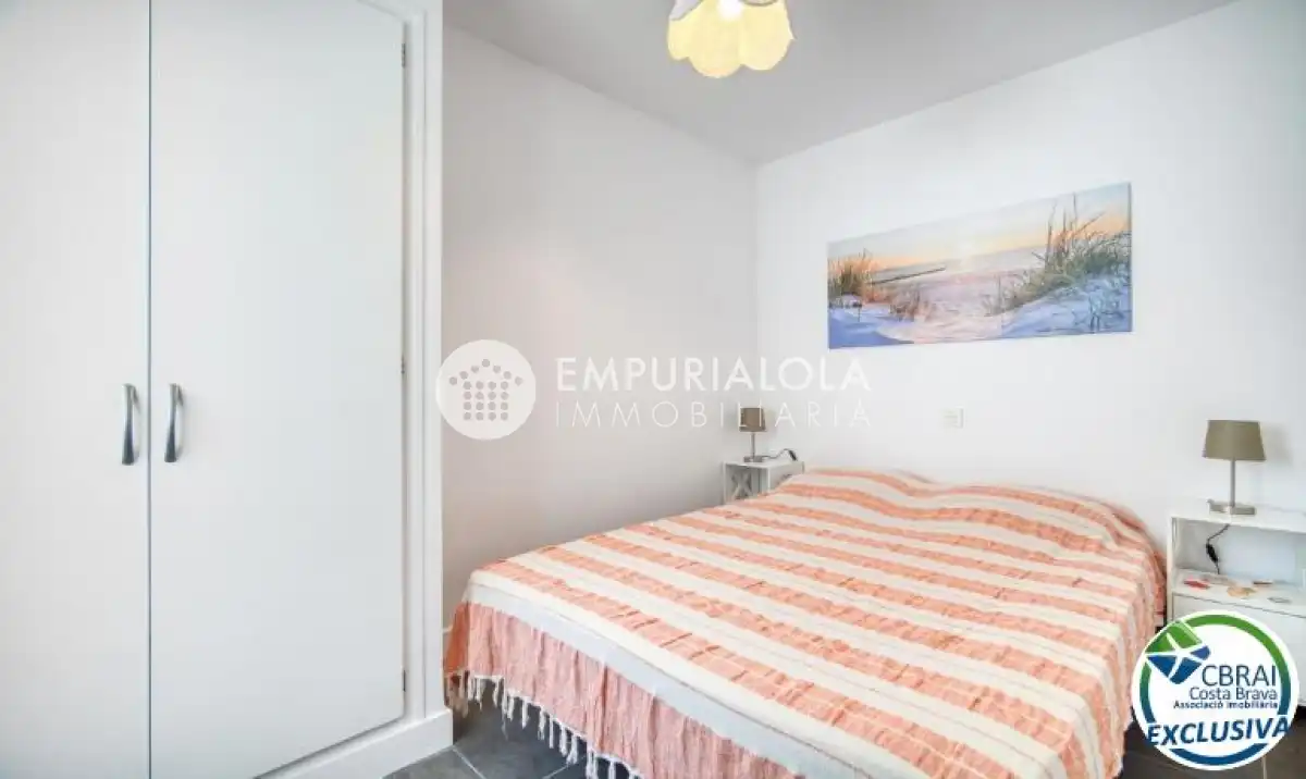 Dormitori de Apartament en venda en Roses amb Aire condicionat, Calefacció i Moblat