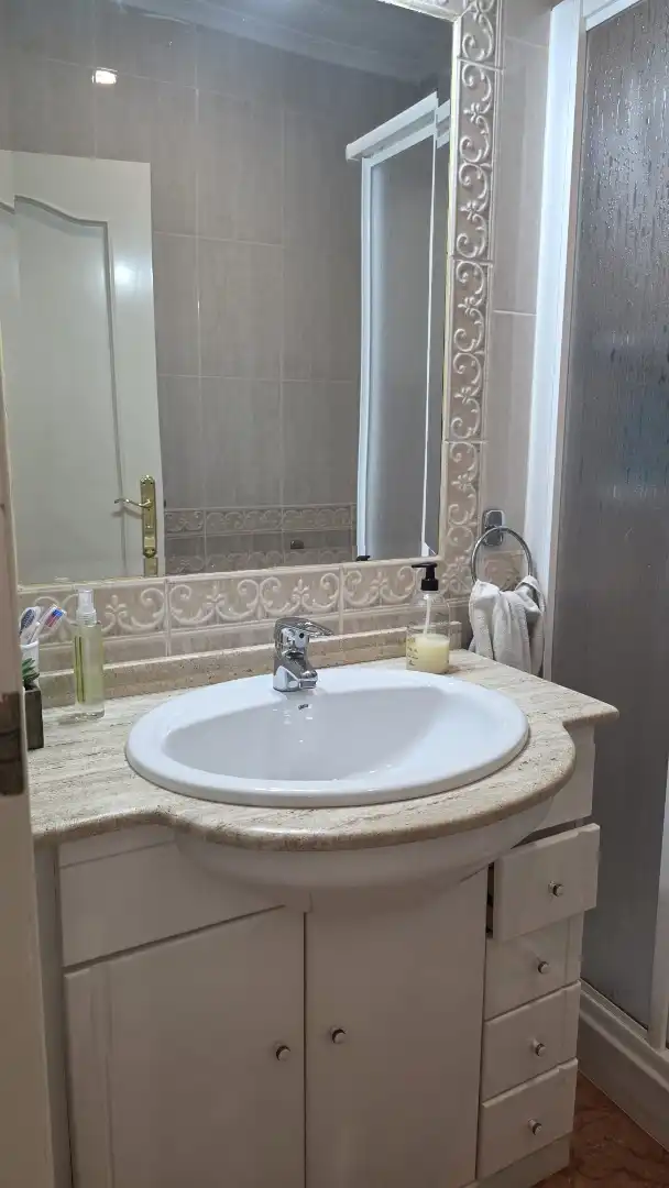 Badezimmer von Einfamilien-Reihenhaus zum Verkauf in San Javier mit Klimaanlage, Heizung und Privatgarten