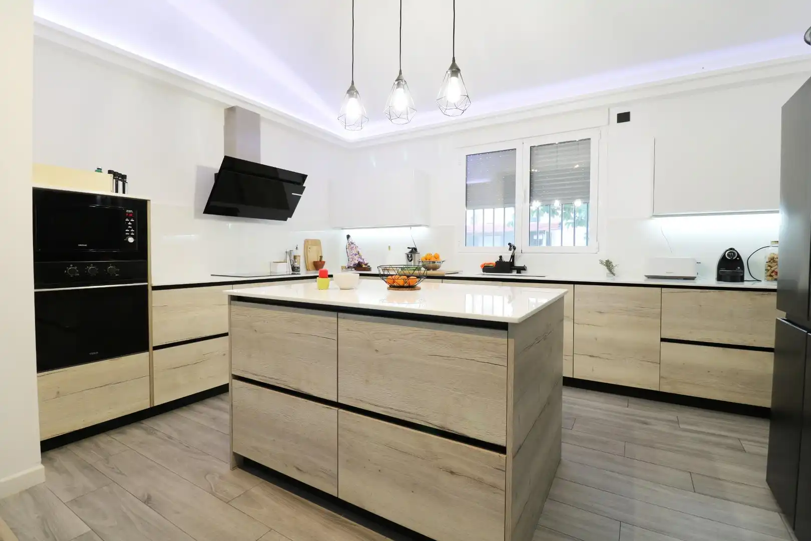 Cocina de Casa o chalet en venta en Elche / Elx con Aire acondicionado, Calefacción y Jardín privado