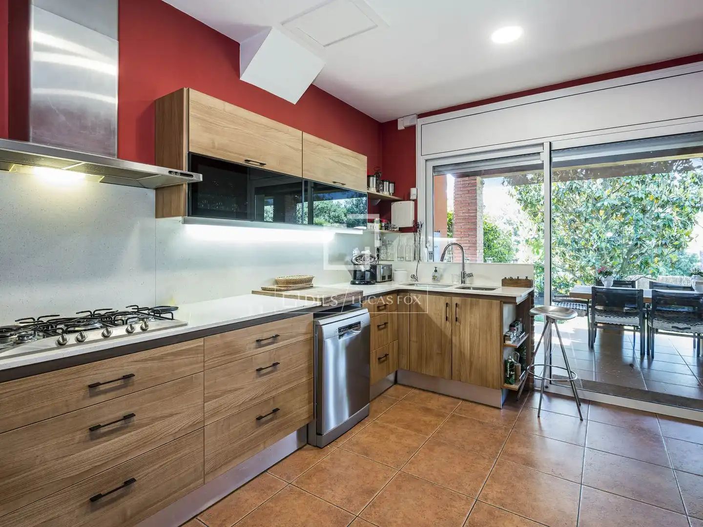 Cuina de Casa o xalet en venda en Sant Cugat del Vallès amb Aire condicionat, Calefacció i Jardí privat