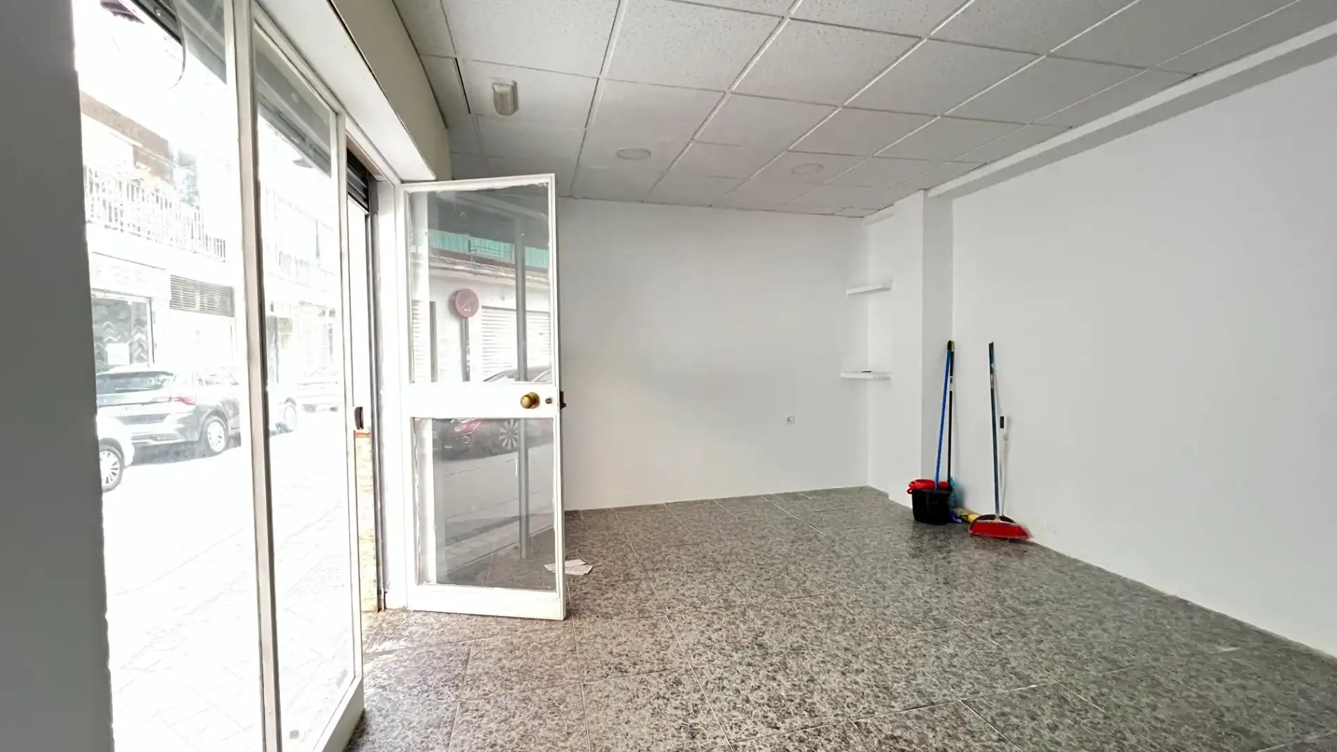 Local de alquiler en  Granada Capital