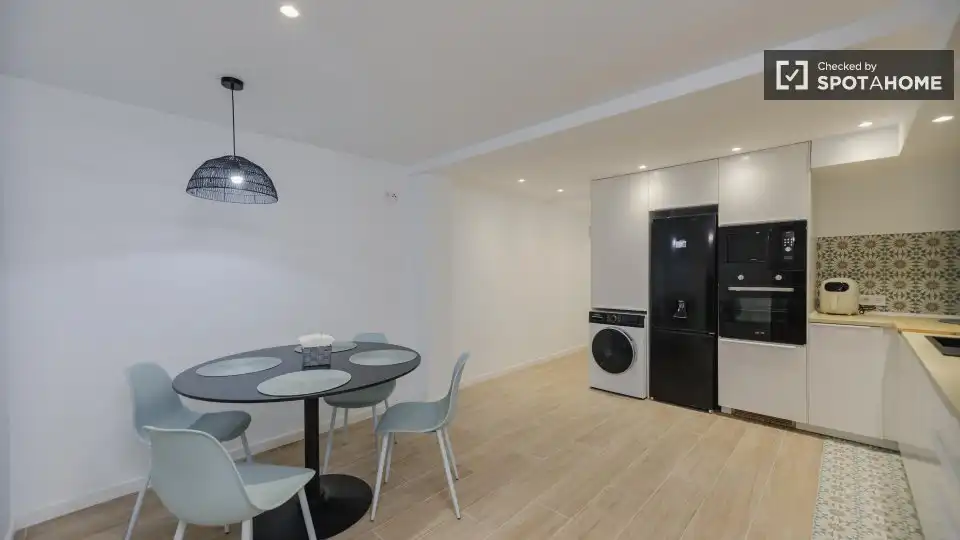 Kitchen of Flat for rent in Valencia  with Air Conditioner, Heating and Furnished