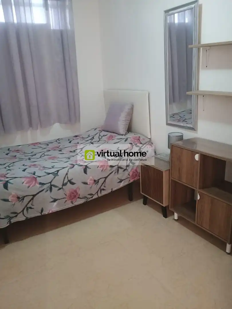 Dormitori de Apartament en venda en Benidorm amb Aire condicionat i Piscina comunitària
