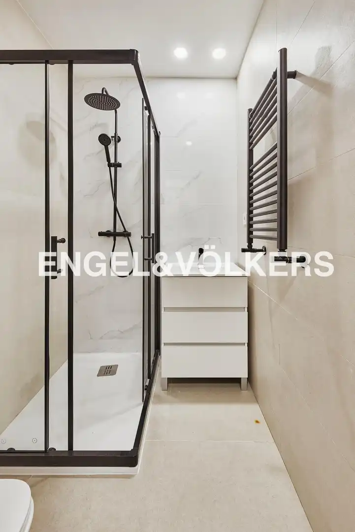 Baño de Piso en venta en Madrid con Aire acondicionado y Calefacción