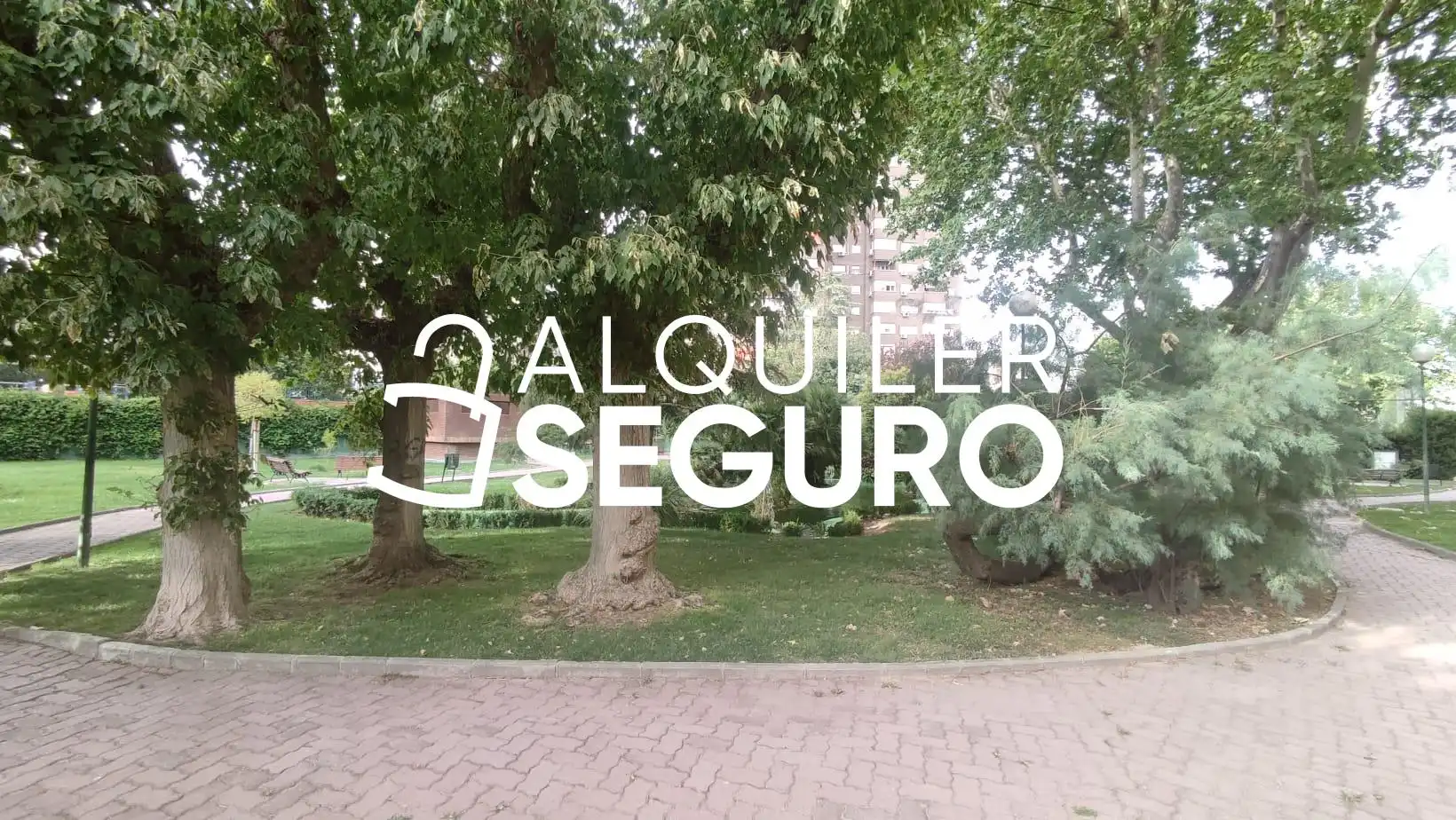 Vista exterior de Piso de alquiler en Madrid con Aire acondicionado, Calefacción y Piscina