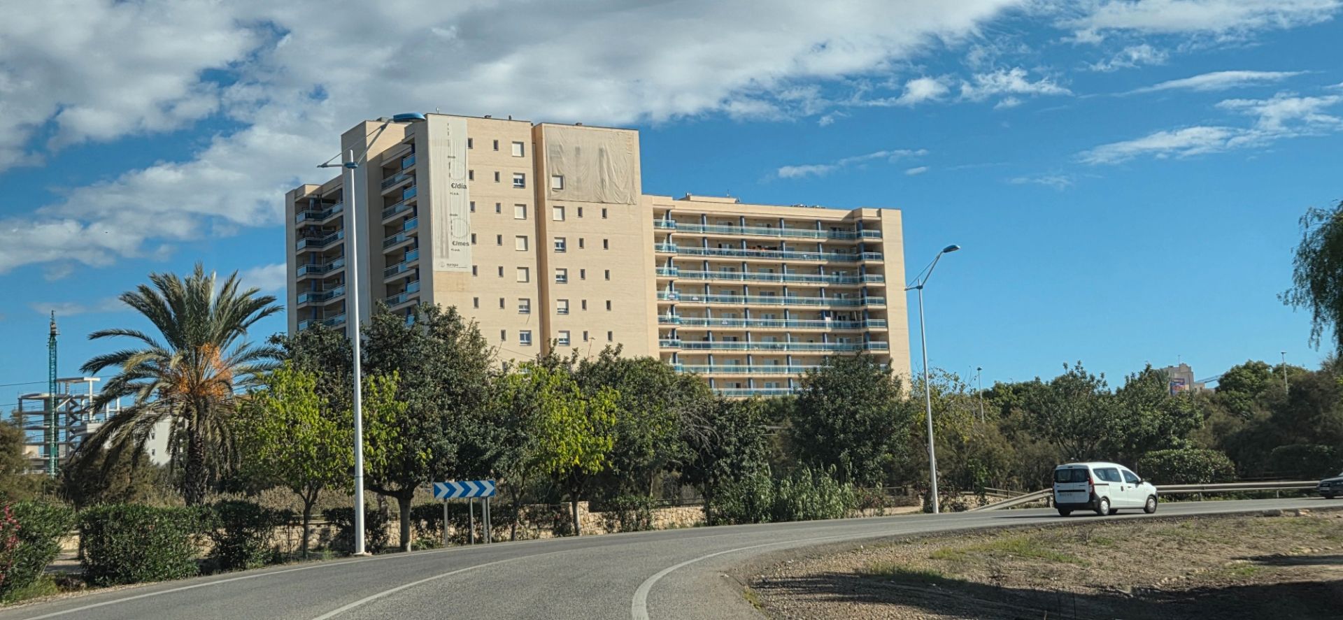 Vista exterior de Local en venda en Guardamar del Segura amb Terrassa