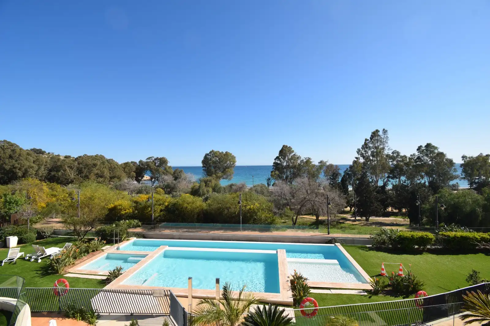 Piso con terraza en venta en Calle Edeta 4, imagen 2