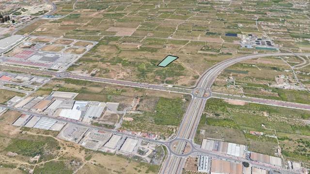 Terreno en Venta en C/ Padre José Tabernes en Rafalafena