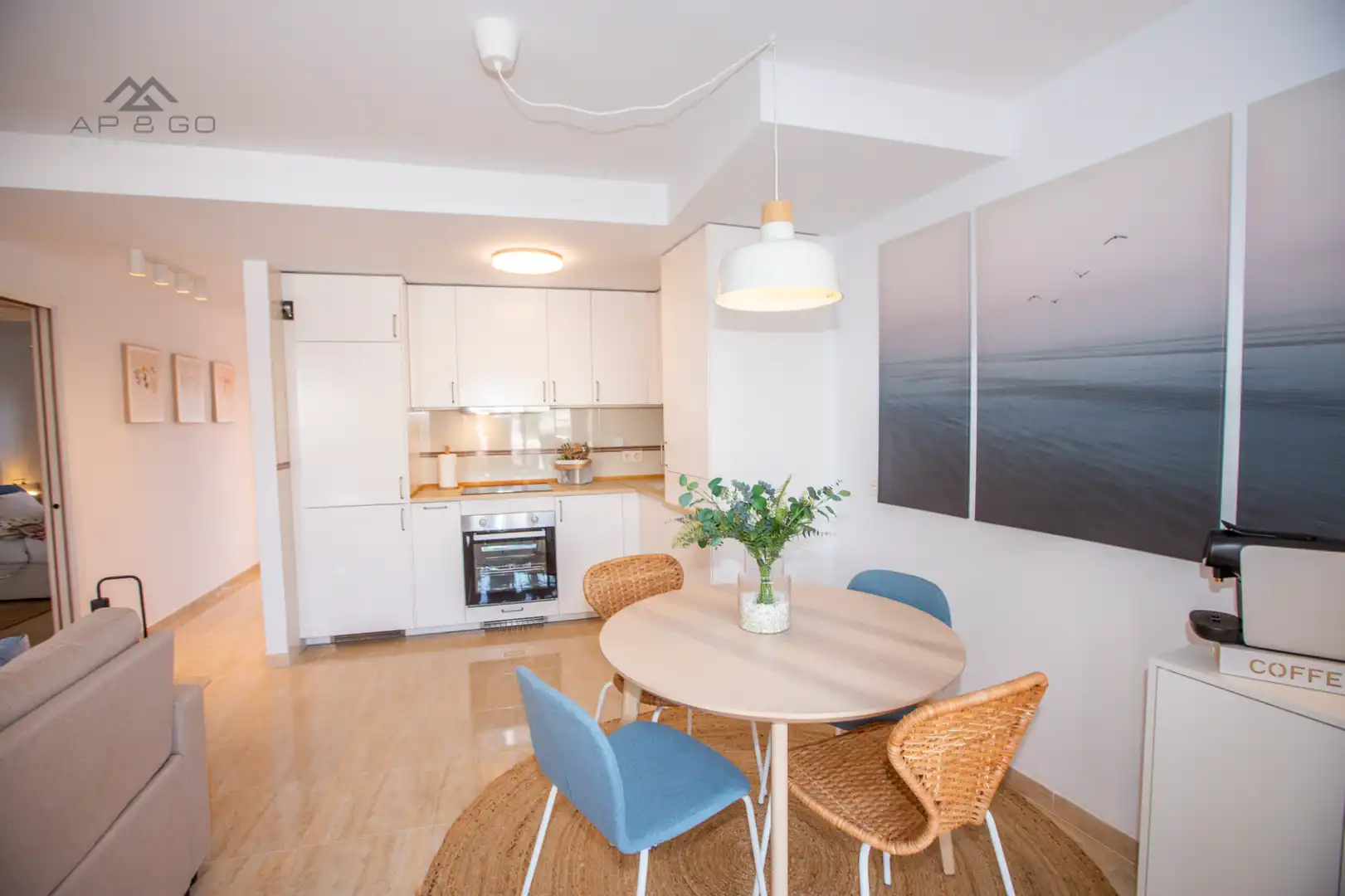 Esszimmer von Dachboden zur Miete in Almuñécar mit Klimaanlage, Terrasse und Möbliert