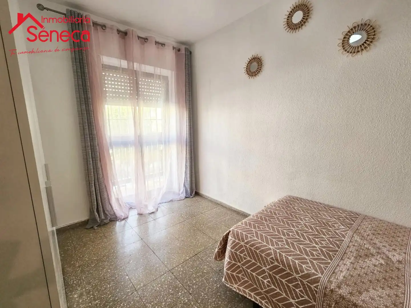 Habitación de Piso de alquiler en Córdoba con Terraza y Amueblado