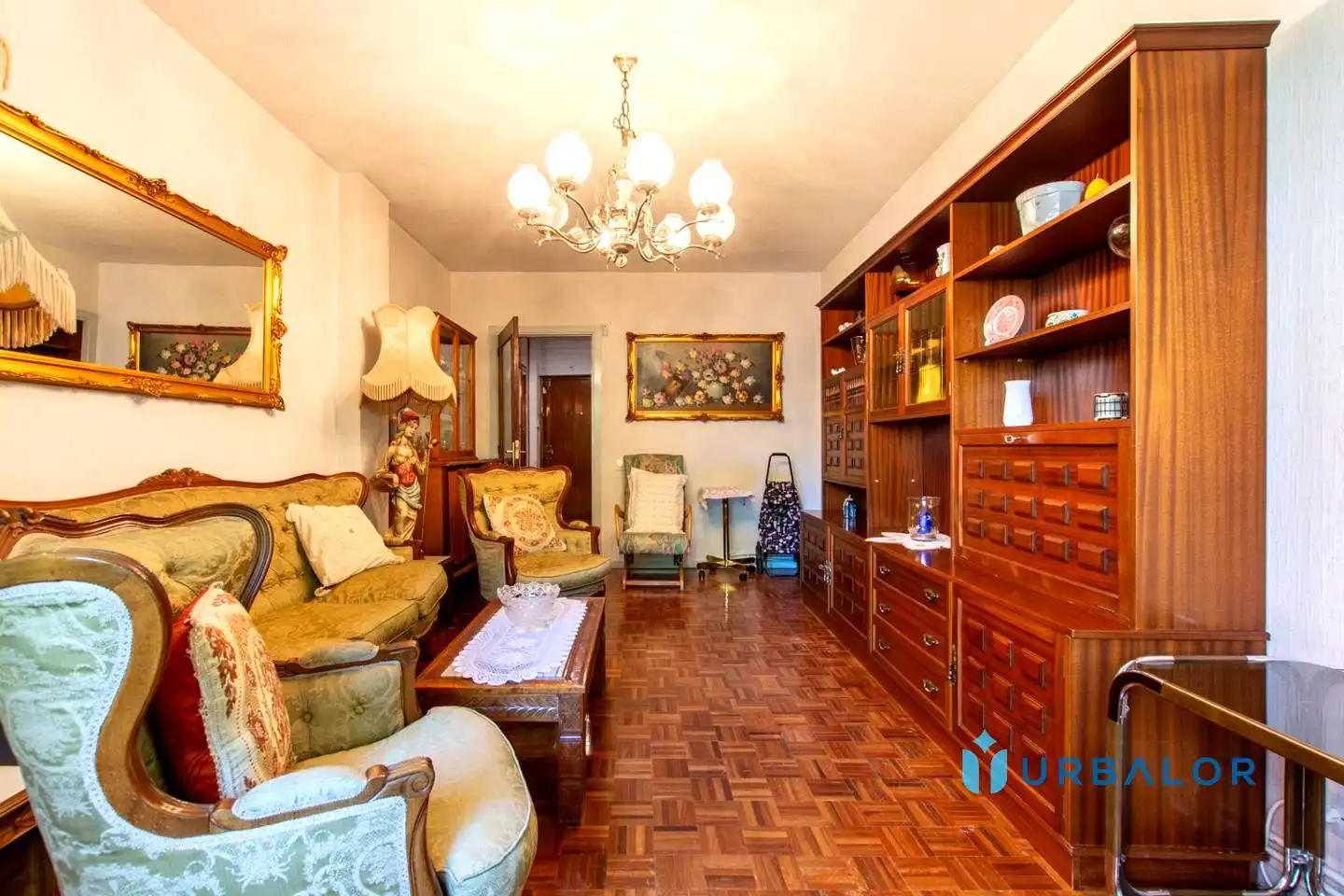Living room of Flat for sale in Alcorcón  with Air Conditioner, Heating and Parquet flooring