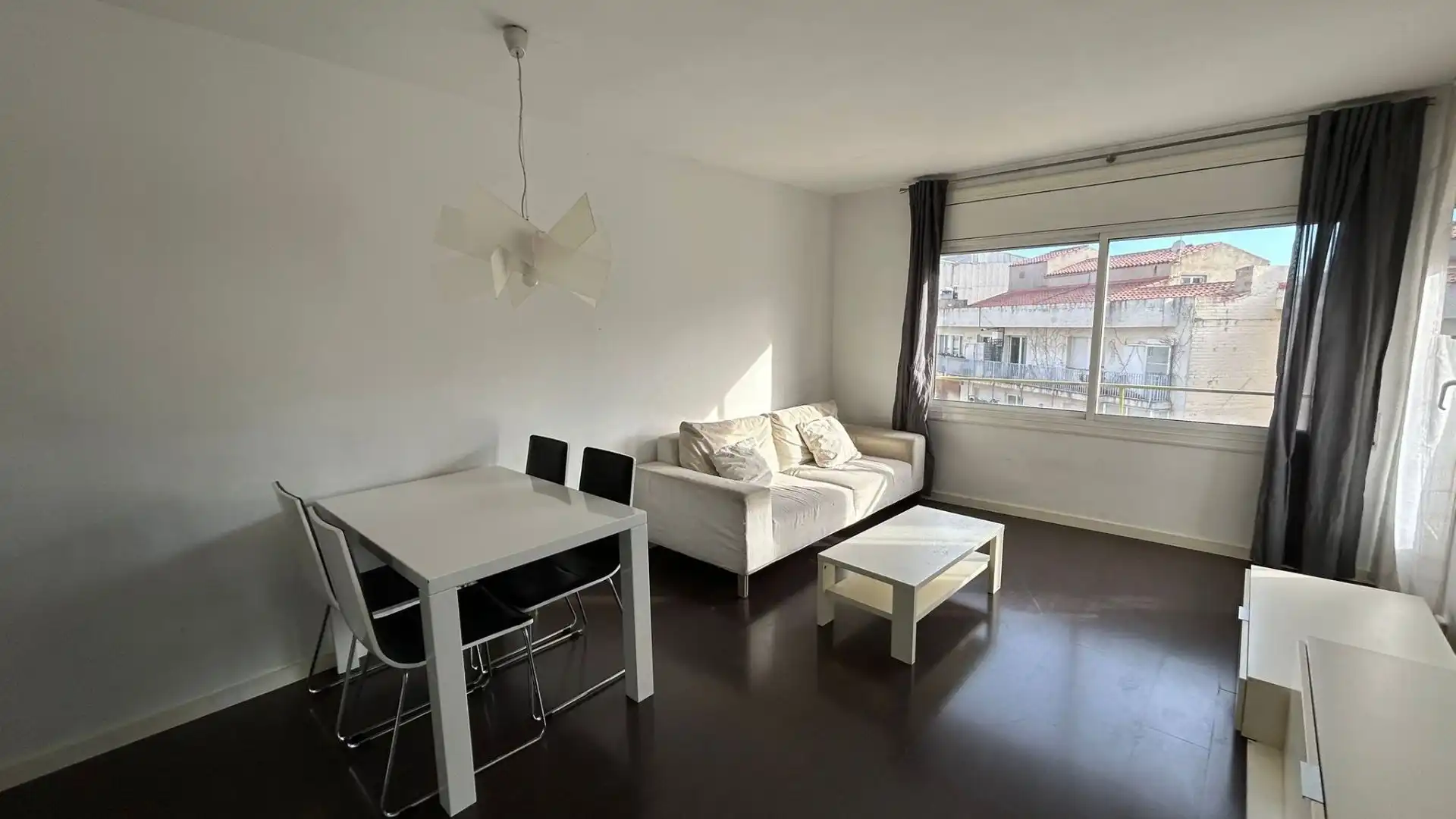 Sala d'estar de Pis en venda en Terrassa amb Calefacció i Terrassa