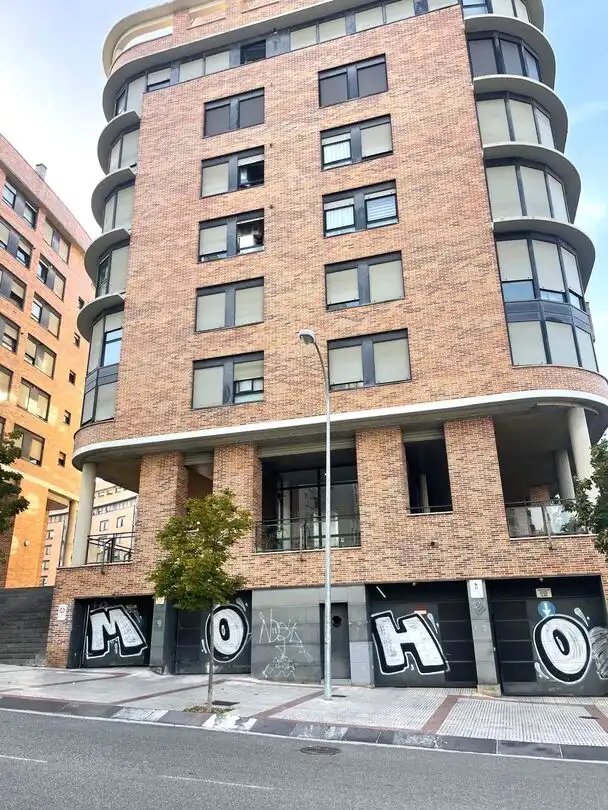 Garatge de lloguer a Plaza Rafael Alberti, Barañáin / Barañain