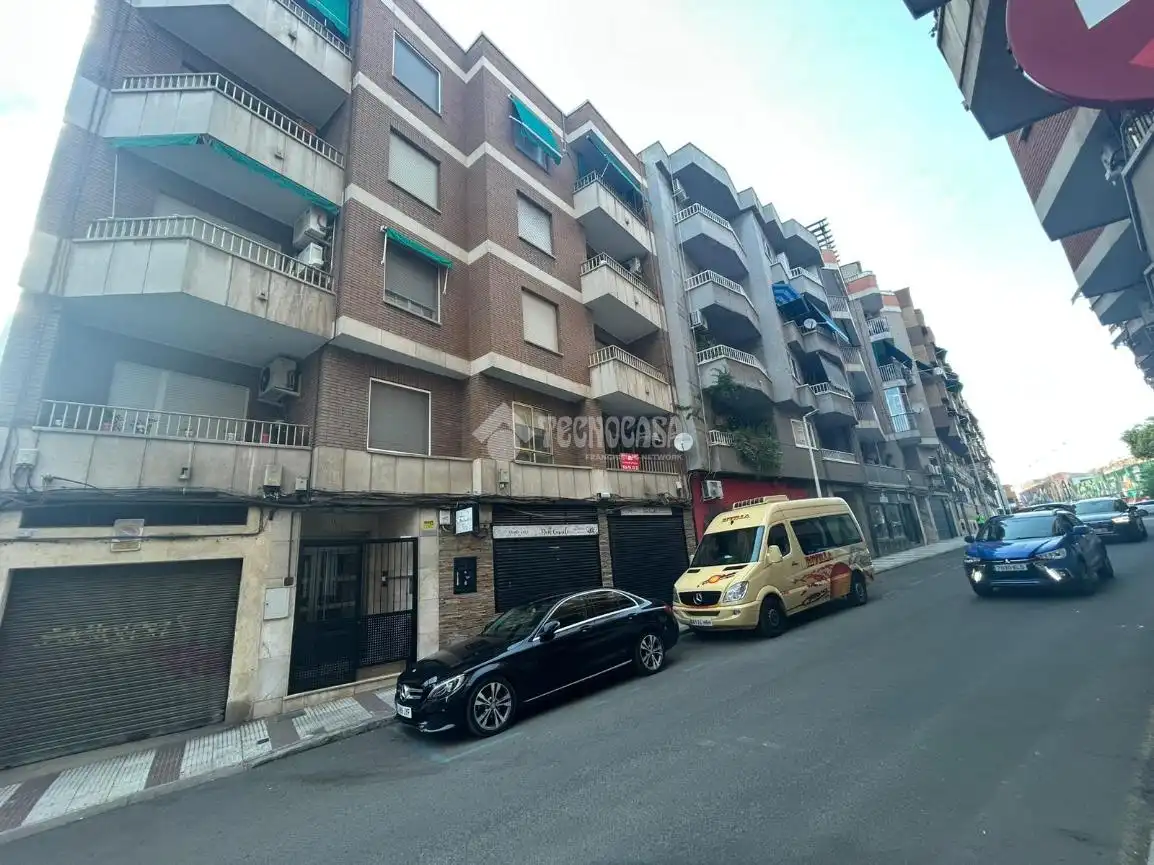 Vista exterior de Piso en venta en Puertollano
