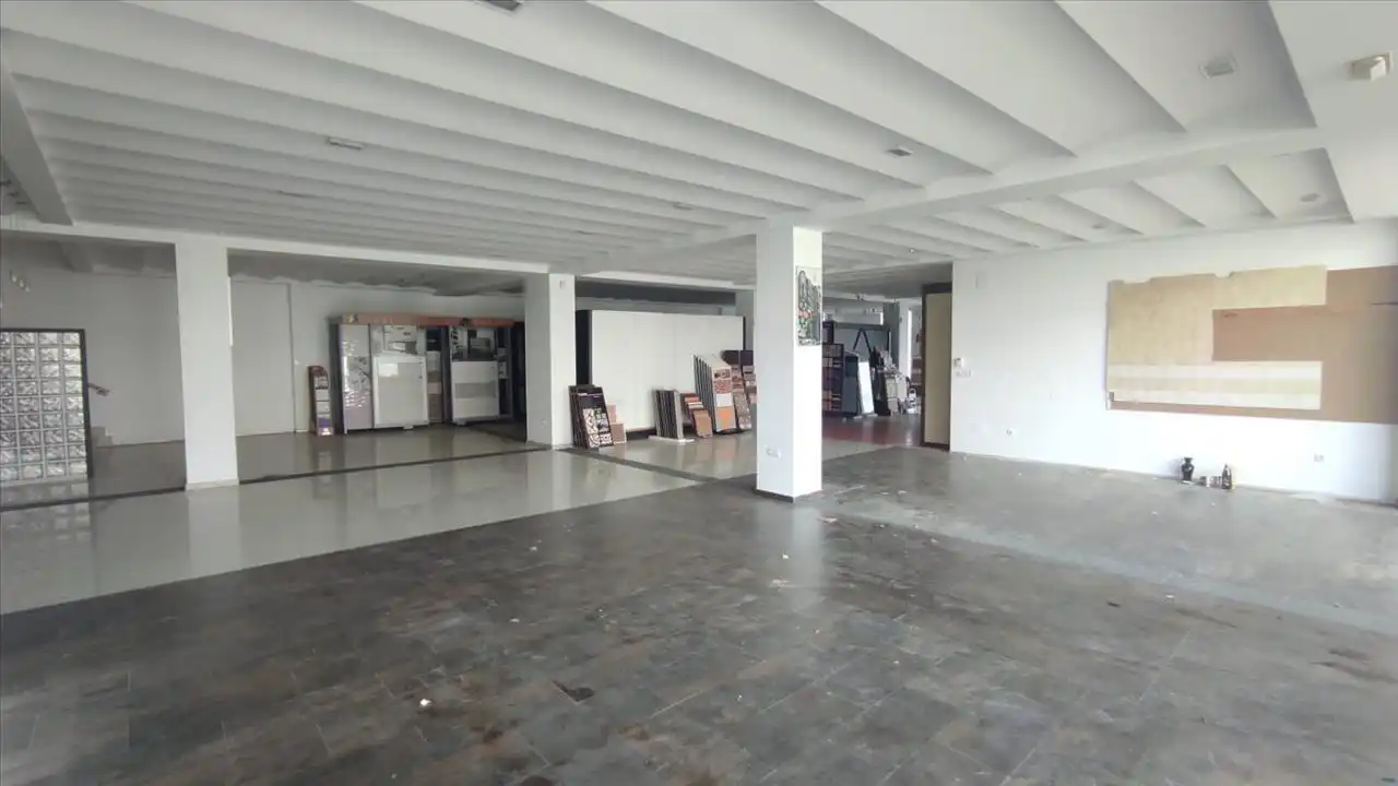 Local comercial en venda a Avenida de Fernando de Castro, imagen 3