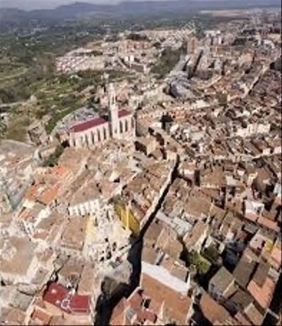 Vista exterior de Edifici en venda en Valls