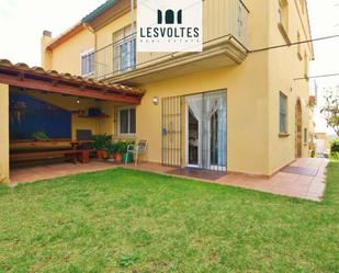 Vista exterior de Casa adosada en venda en Palafrugell amb Aire condicionat, Jardí privat i Terrassa
