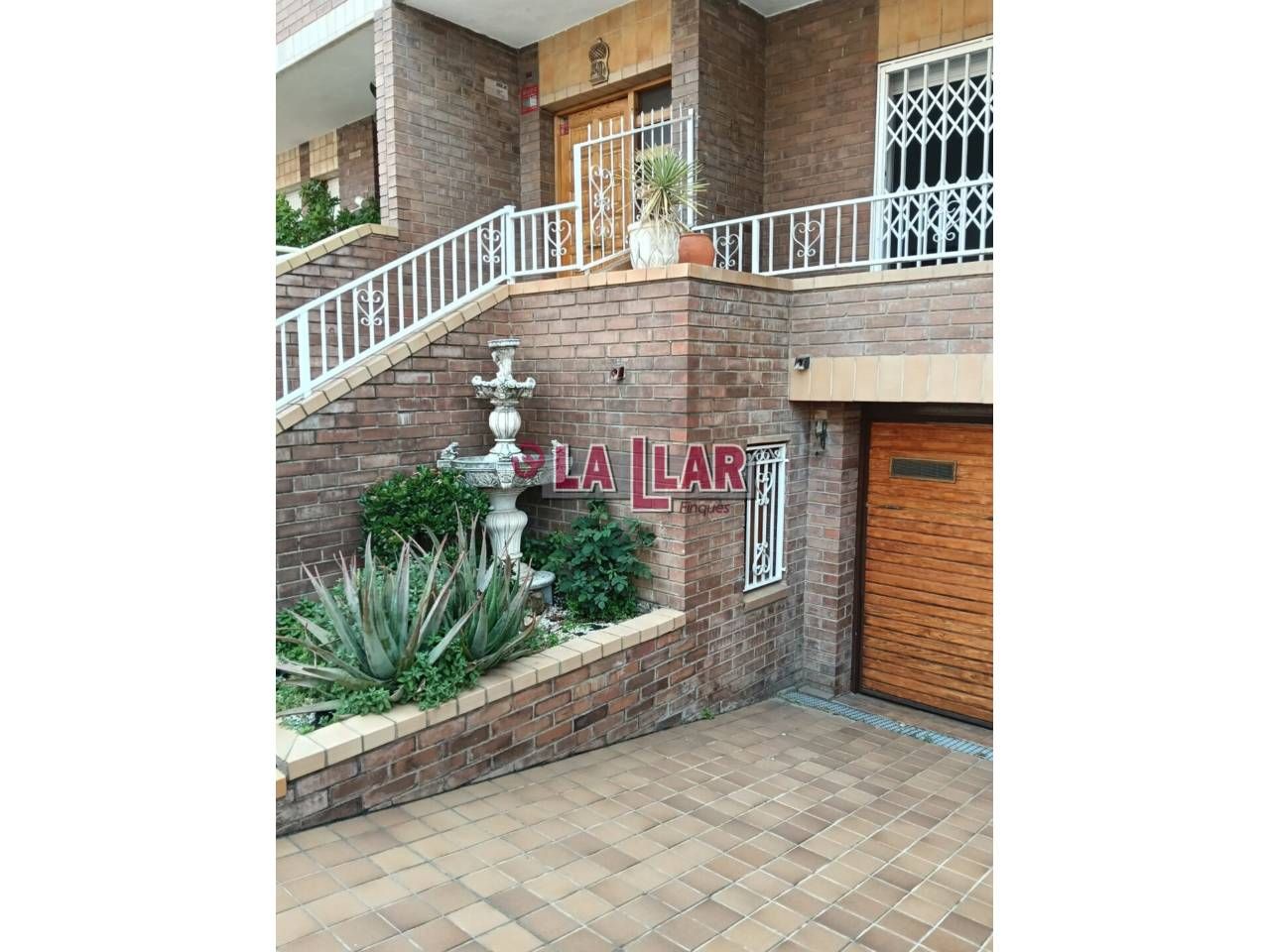 Single-family semi-detached for sale in Tres Torres, Granollers