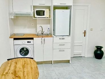 Loft with garden to rent in Calle Muñoz Degraín 14