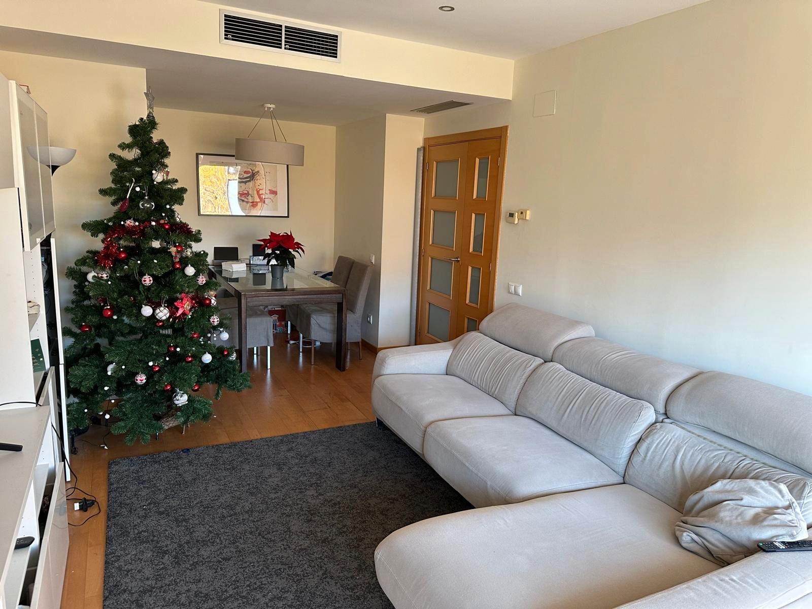 Sala d'estar de Pis en venda en Sant Cugat del Vallès amb Aire condicionat, Calefacció i Parquet