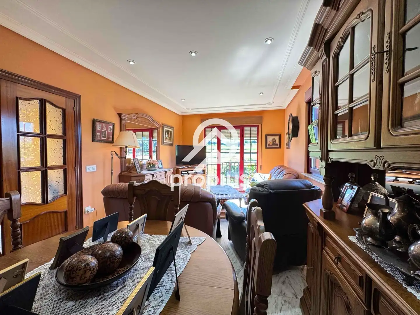 Sala de estar de Casa o chalet en venta en Avilés con Calefacción, Jardín privado y Parquet